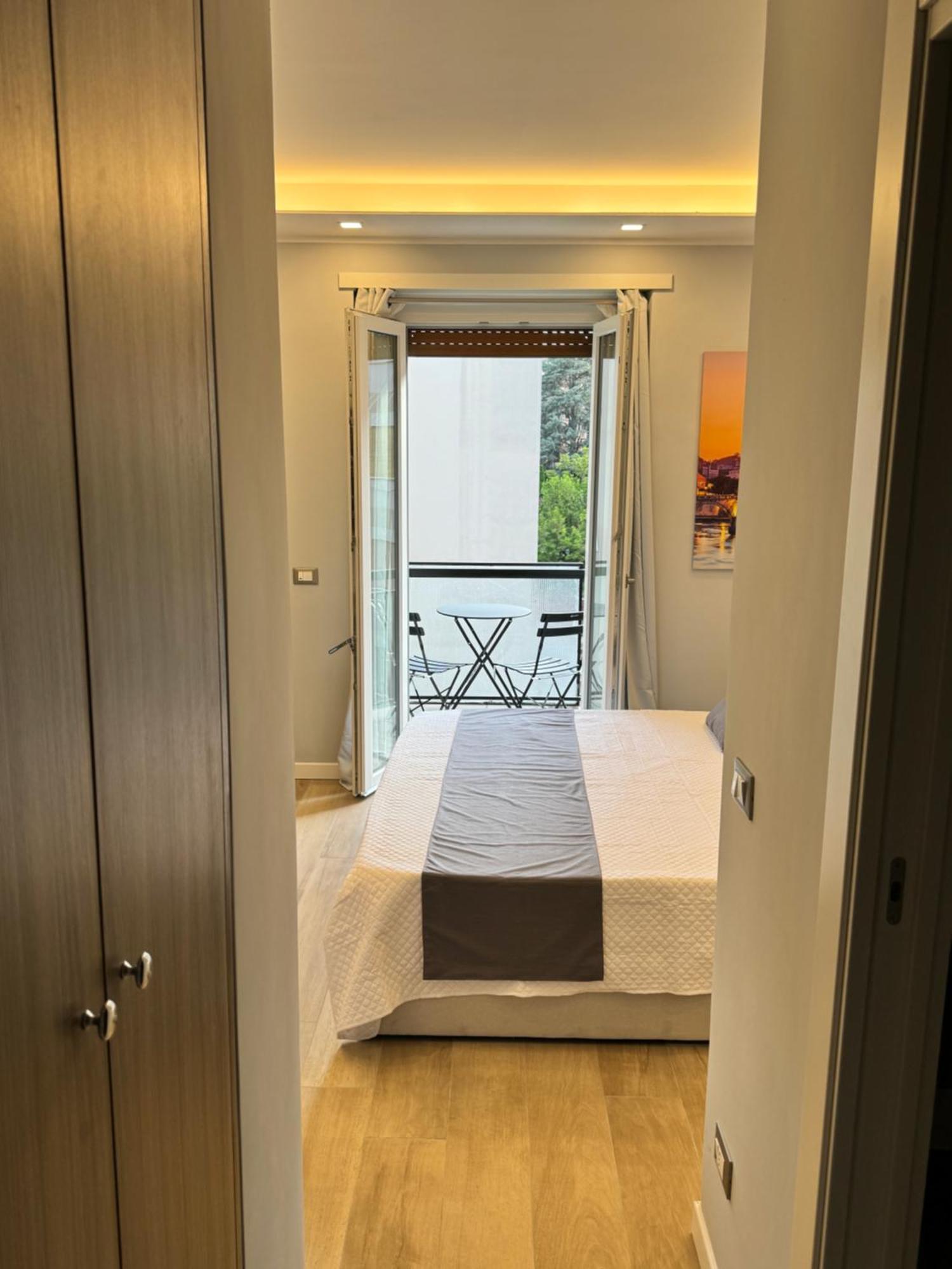 Niky House Roma Hotel ภายนอก รูปภาพ