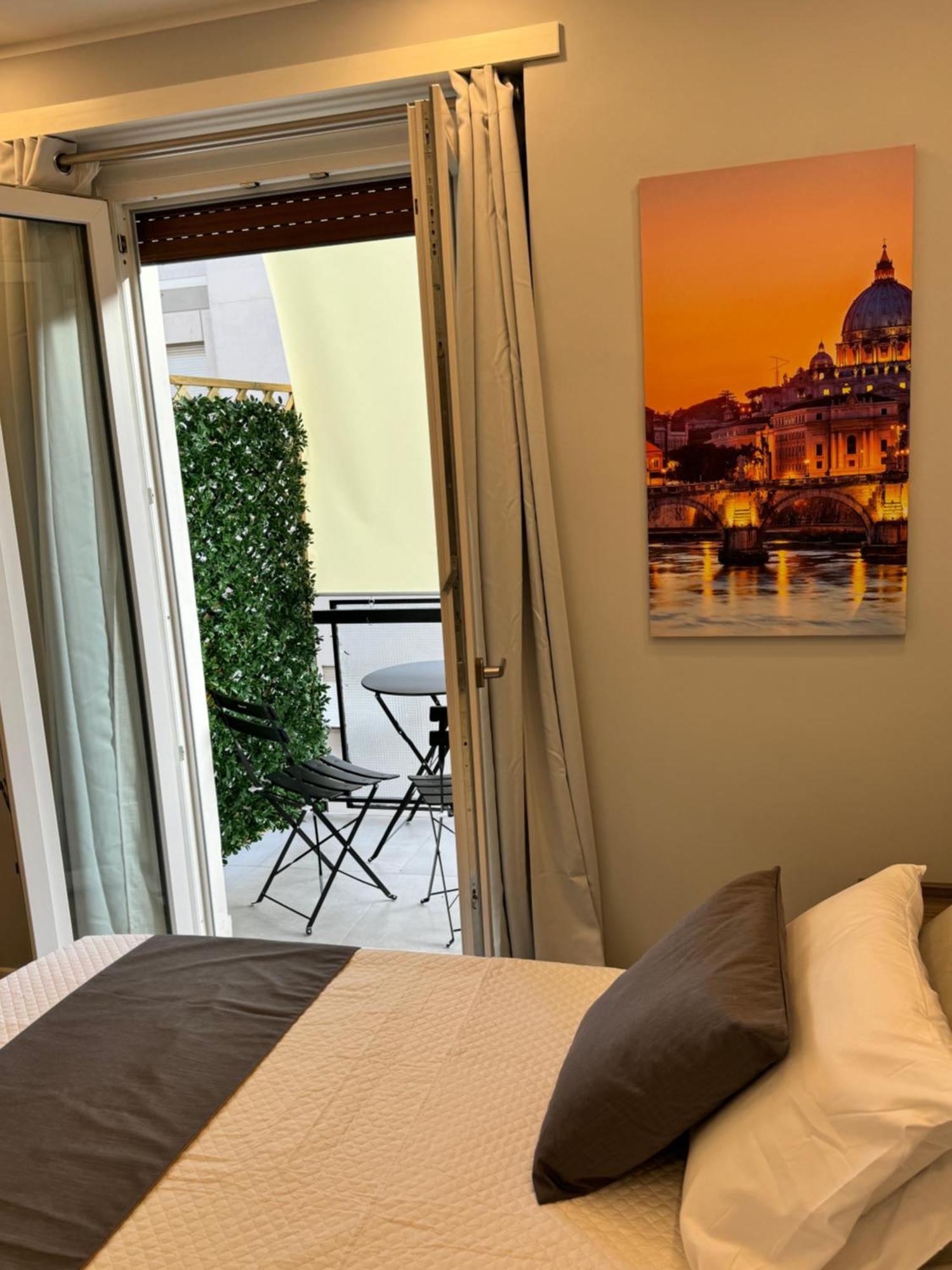 Niky House Roma Hotel ภายนอก รูปภาพ